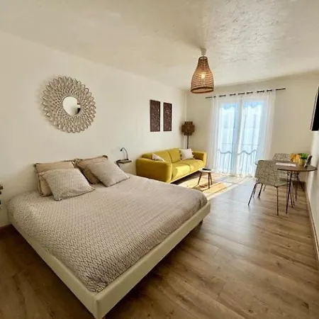 Pieds Dans L'eau, Sur Casaglione