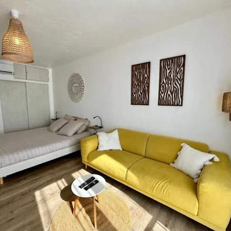 Pieds Dans L'eau, Sur * Casaglione